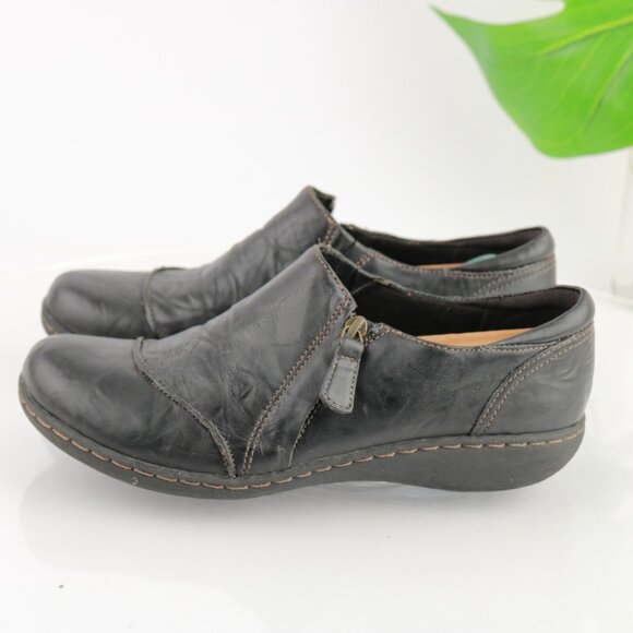 Clarks Womens Un Loop Loafer Shoe Size 9 Black Leather Flat Zip Climate Cooled - Picture 5 of 11